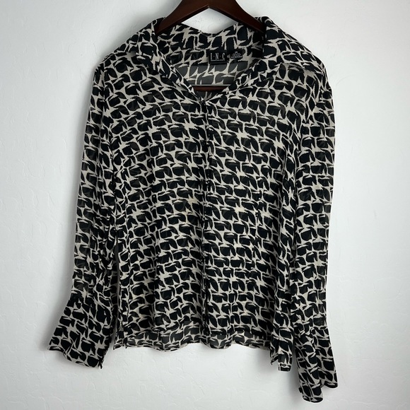 Leaf pattern design Long sleeve button 100% silk weight top byINC Top Si… - Picture 1 of 5